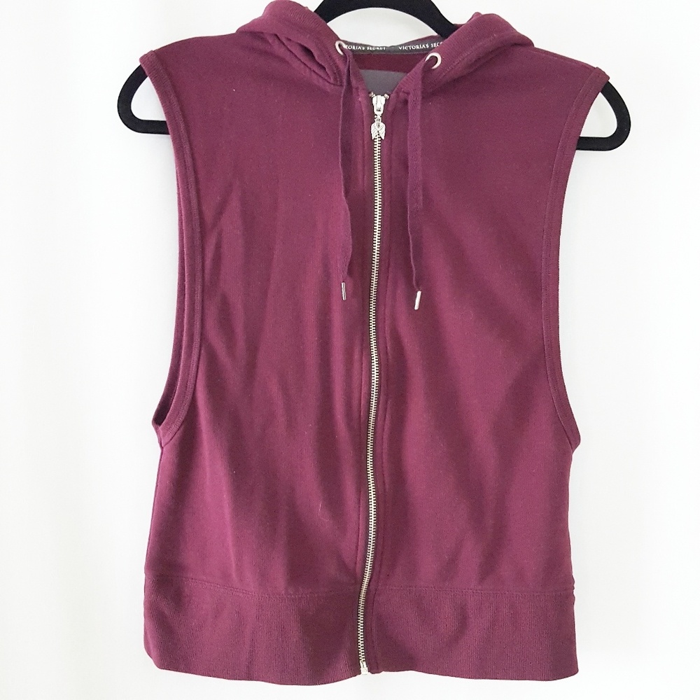 Victoria's Secret hooded vest C16